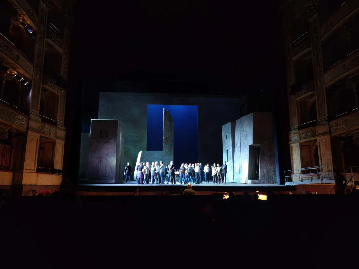Scénographie de Les Vêpres siciliennes, Teatro dell’Opera di Roma, Italie, 2019